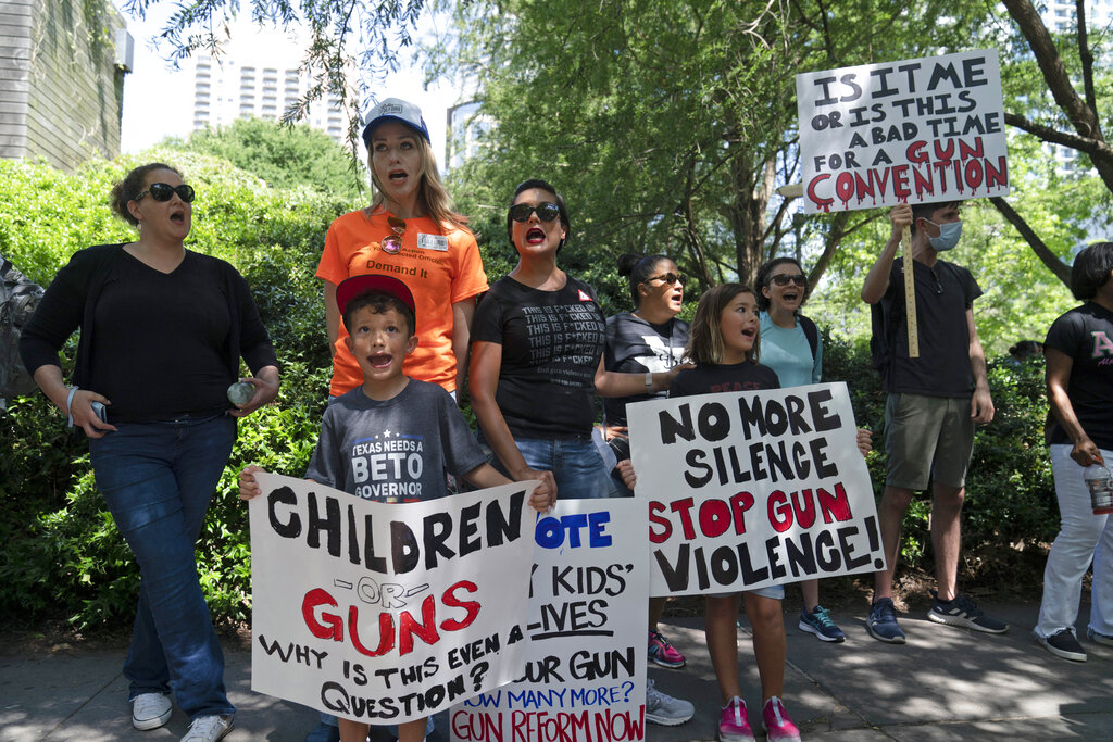 NRA meets in Texas amid protests after school massacre - The Vindicator